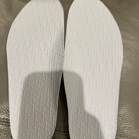 Dior Jordan 1’s - Picture 9 of 15